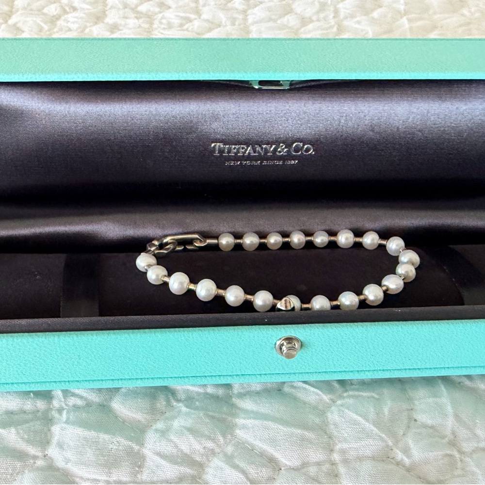 Tiffany & Co. White Pearl Bracelet with Silver Clasp